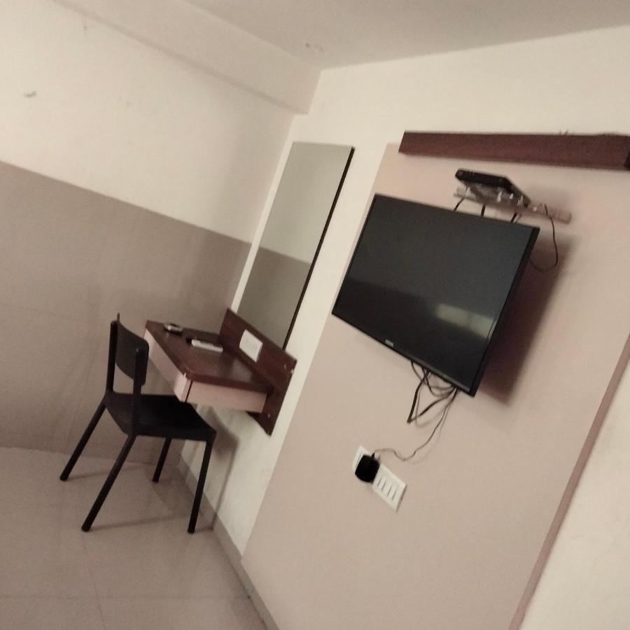 Hotel Everest Lodging Navi Mumbai Kültér fotó