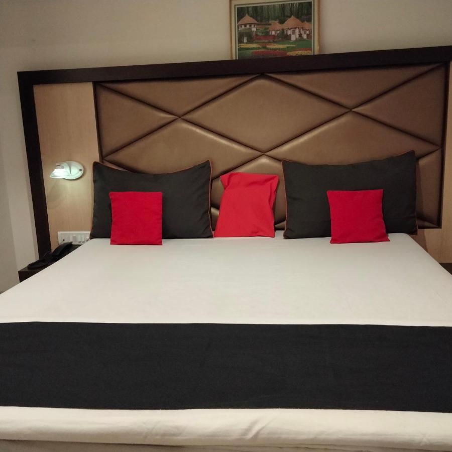 Hotel Everest Lodging Navi Mumbai Kültér fotó