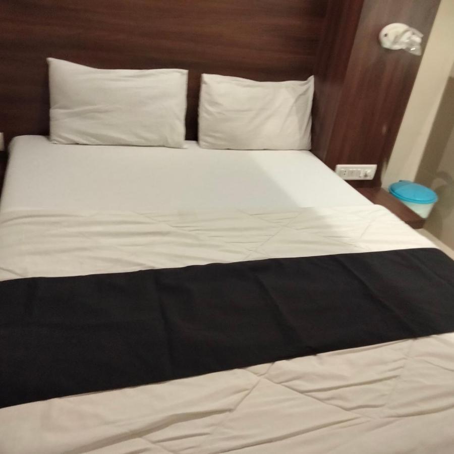 Hotel Everest Lodging Navi Mumbai Kültér fotó