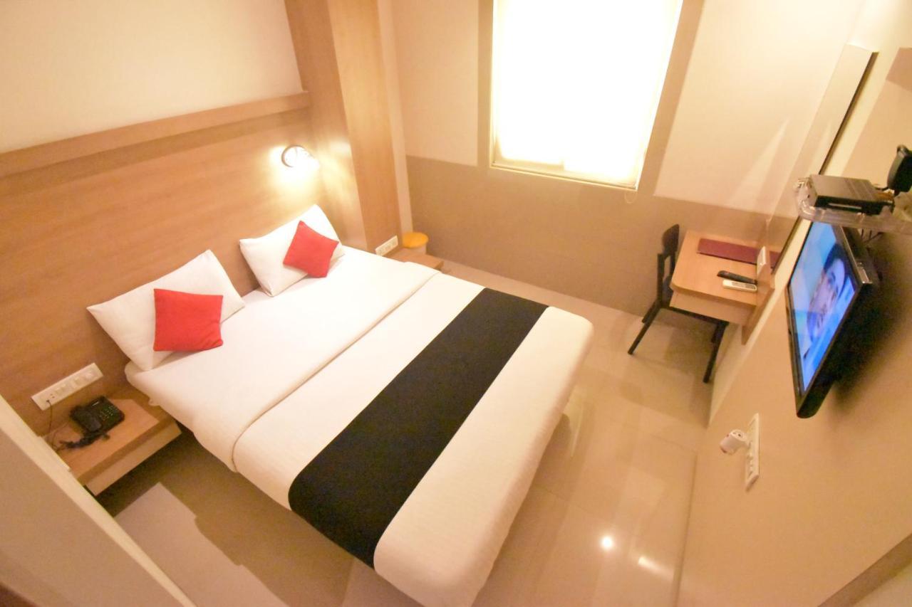 Hotel Everest Lodging Navi Mumbai Kültér fotó