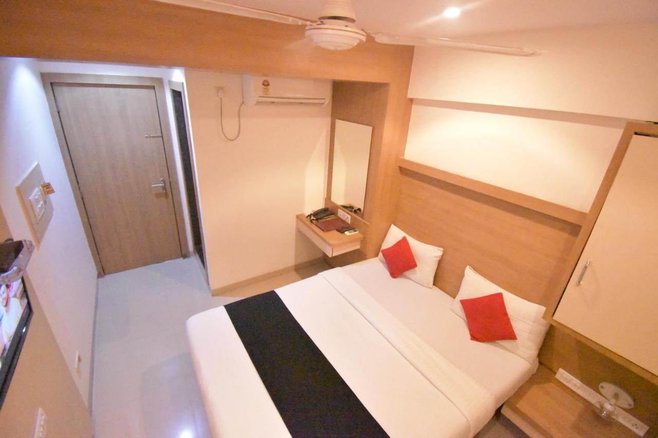 Hotel Everest Lodging Navi Mumbai Kültér fotó
