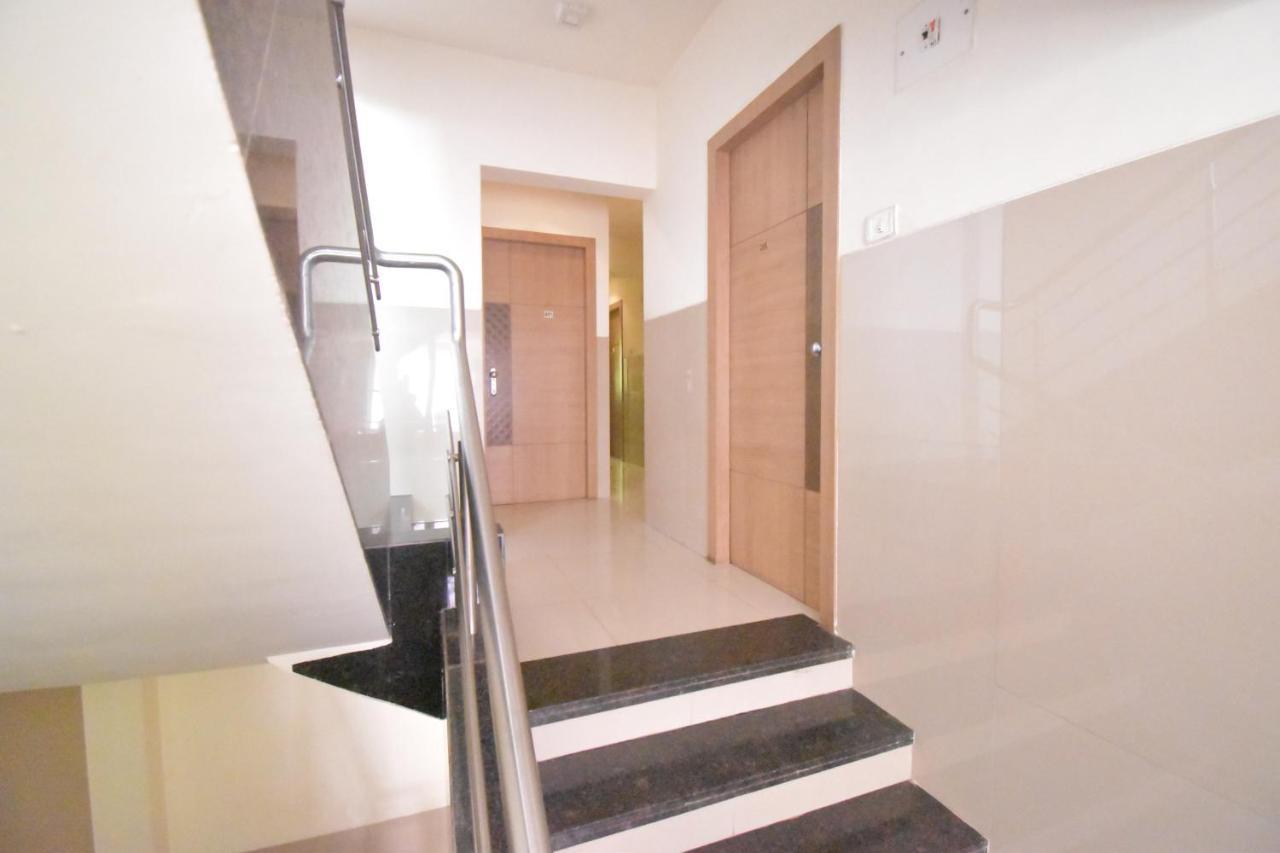 Hotel Everest Lodging Navi Mumbai Kültér fotó