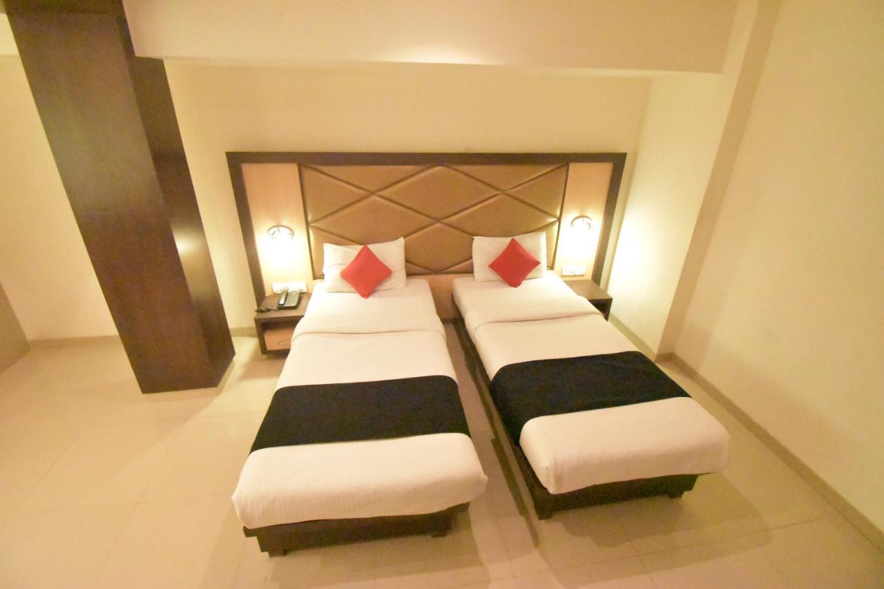 Hotel Everest Lodging Navi Mumbai Kültér fotó