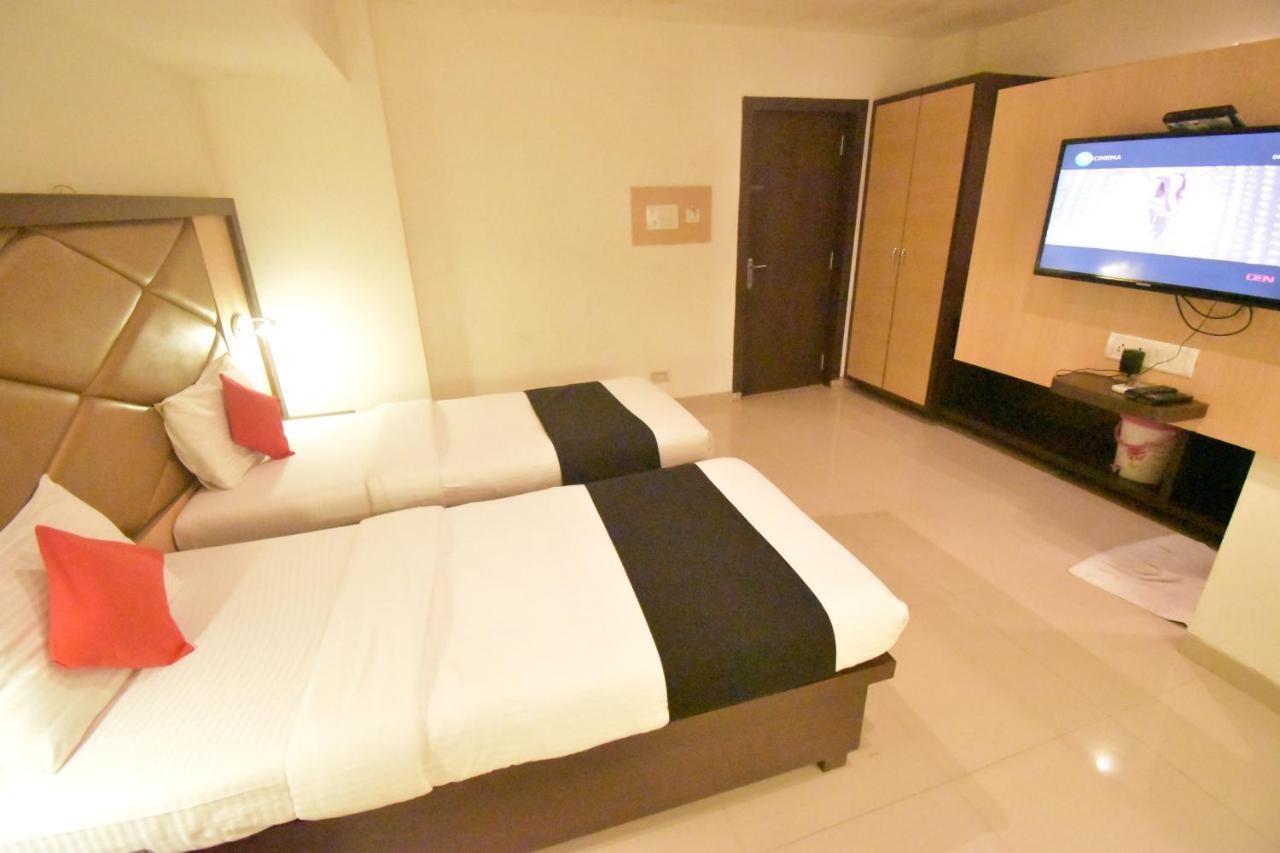 Hotel Everest Lodging Navi Mumbai Kültér fotó